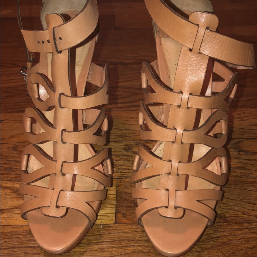 Schutz Tan heels